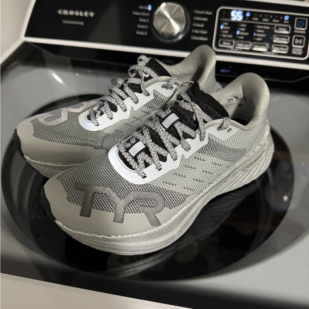 TYR Valkyrie Carbon Runners